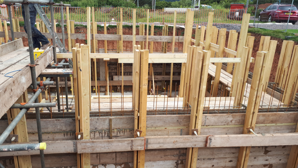 build basement BS8102